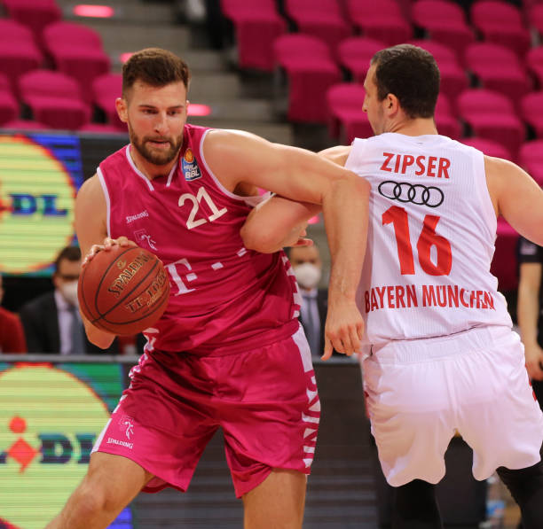 这位年轻球 这位年轻球