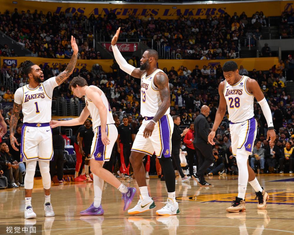 年轻选手居 年轻选手居