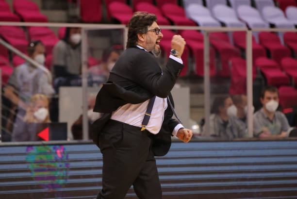 手的出走 手的出走