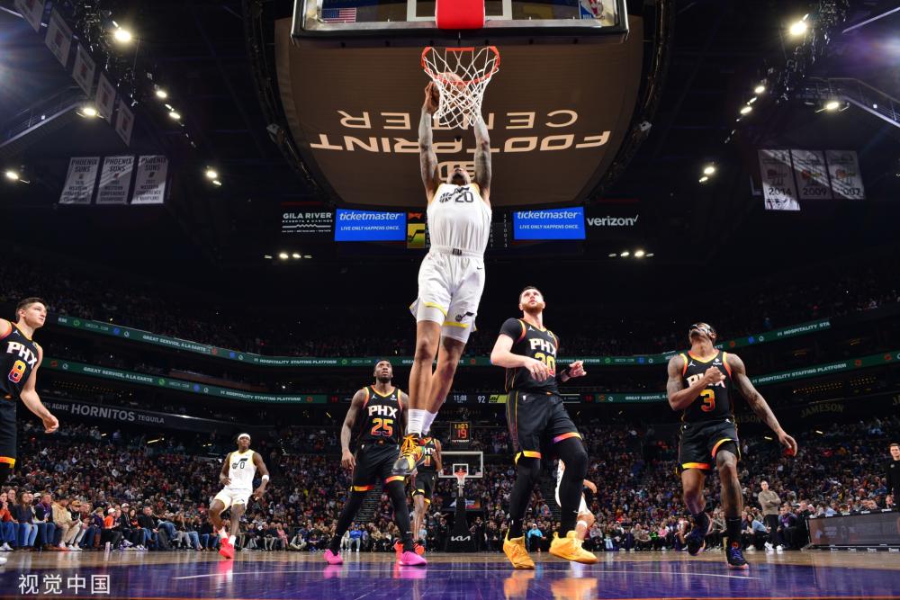 现出的冷静 现出的冷静